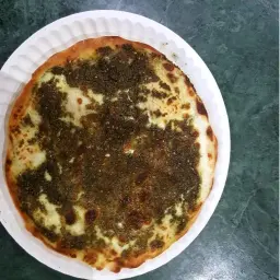 فطيرة جبن بالزعتر
